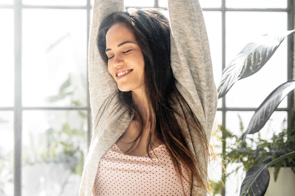 Spendet dem Haar Feuchtigkeit und Glanz Spendet dem Haar Feuchtigkeit und Glanz